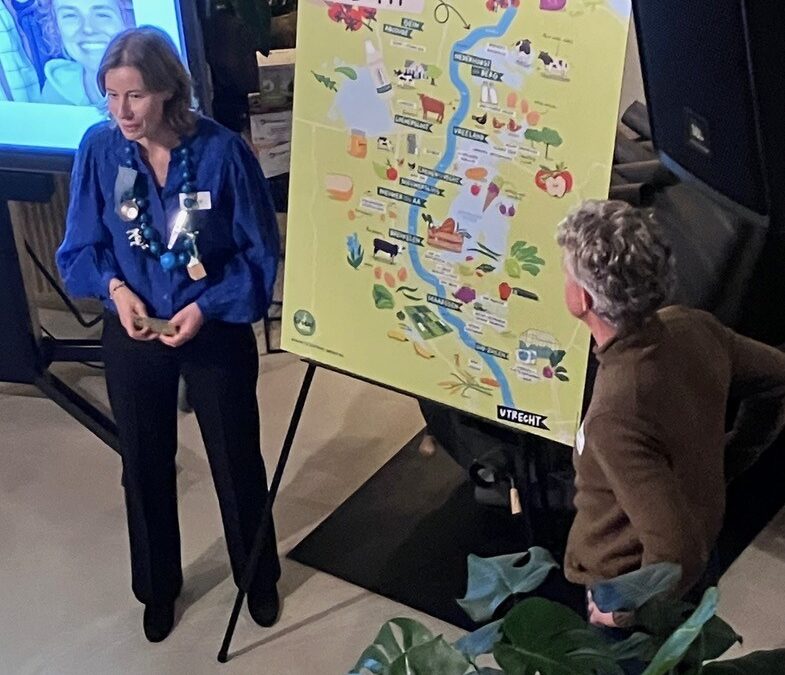 Presentatie van Lekkers langs de Vecht met Joost van Sitchting Groen en de klimaatubrgemeester van Maarssen voor de routekaart